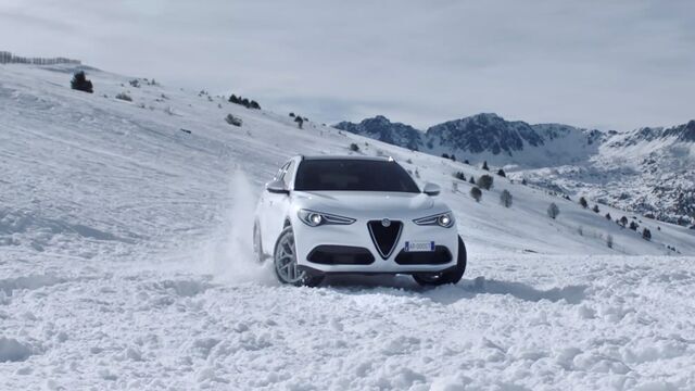 Alfa Romeo - White Side